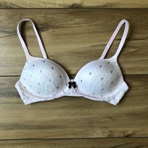 Victoria’s Secret Bra - no wire 38B